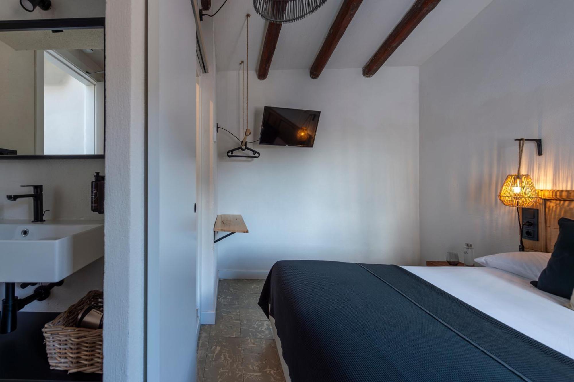 Hostal Boutique Es Menut Tossa de Mar Bagian luar foto