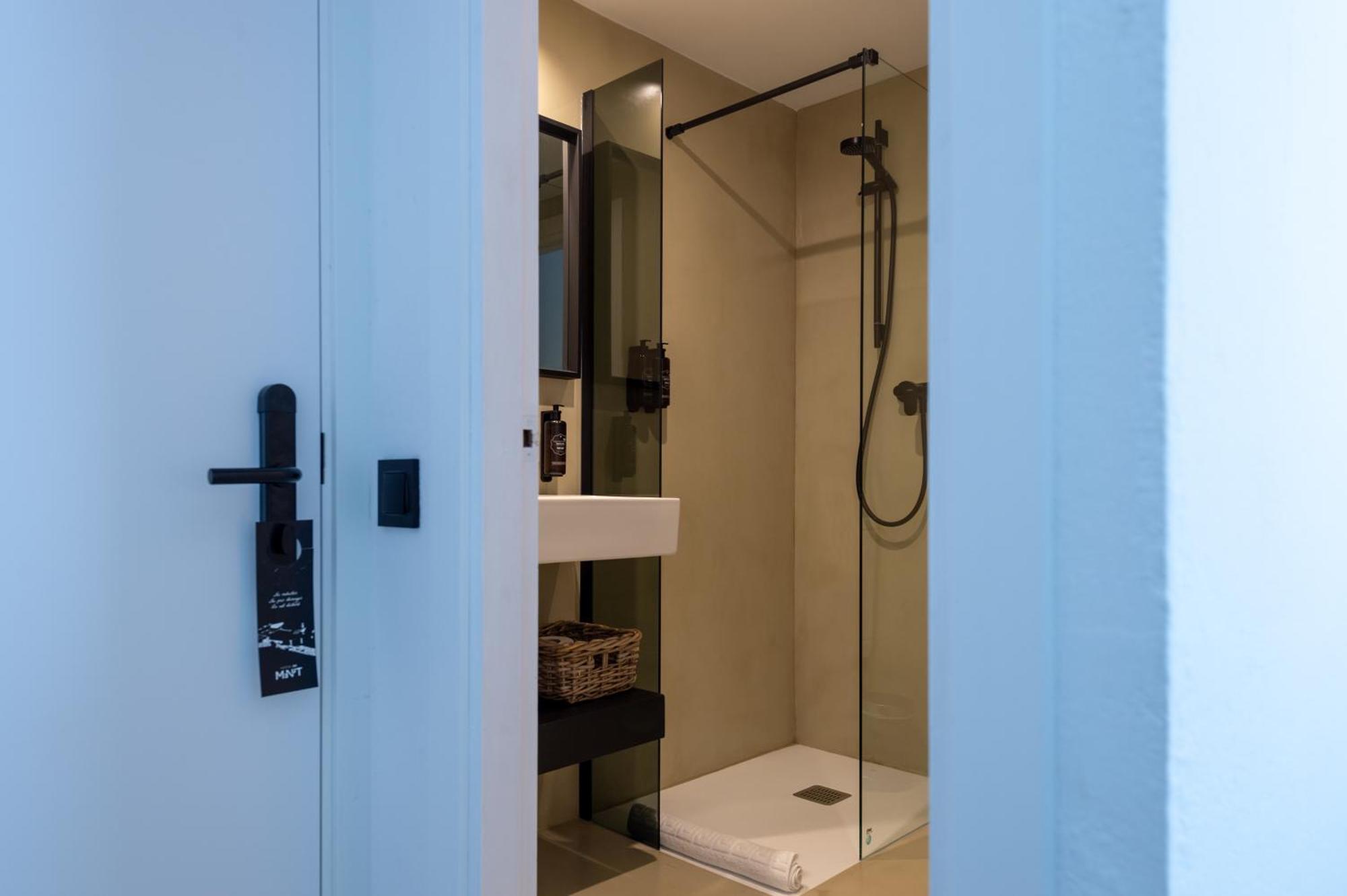 Hostal Boutique Es Menut Tossa de Mar Bagian luar foto
