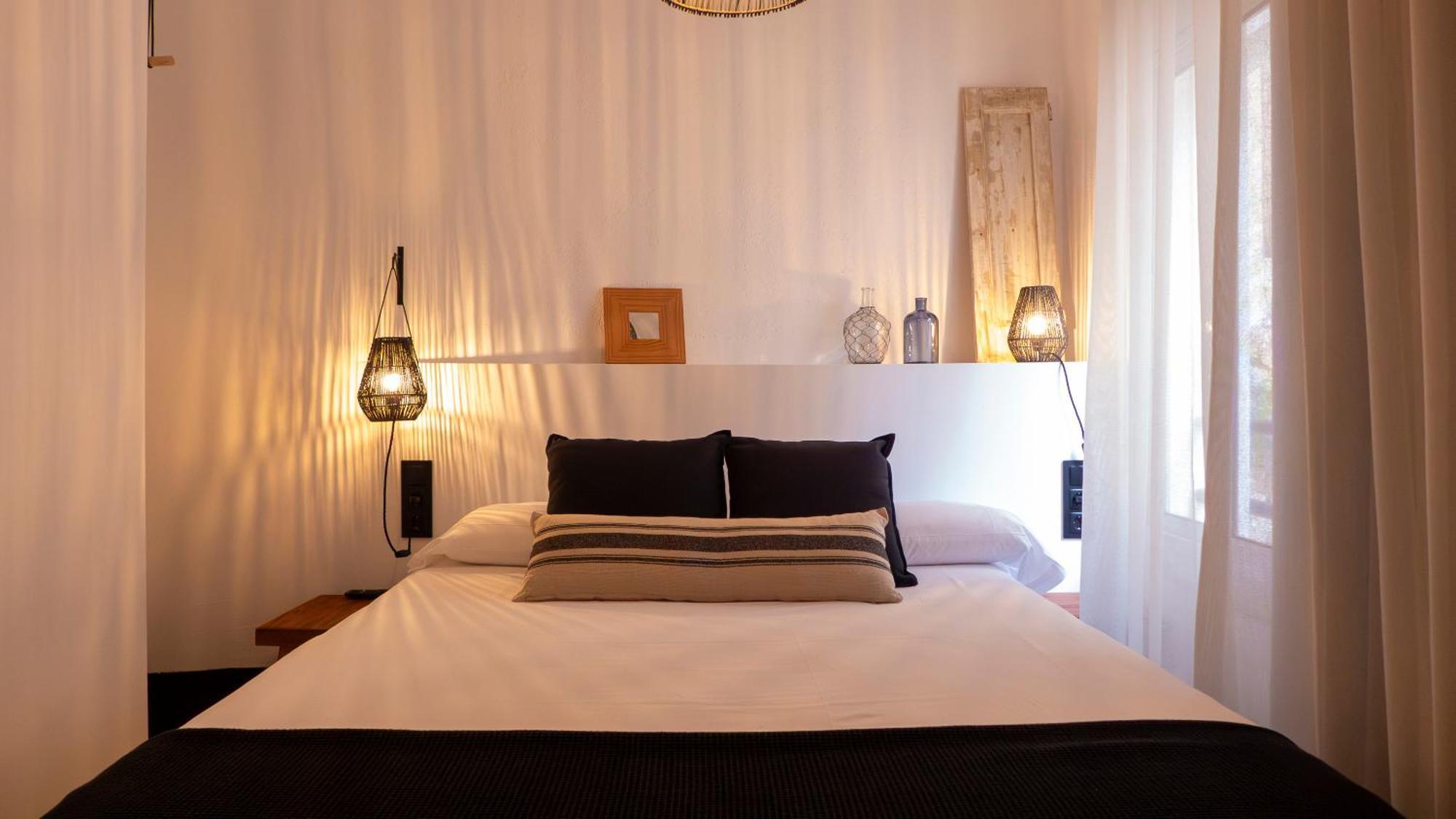 Hostal Boutique Es Menut Tossa de Mar Bagian luar foto