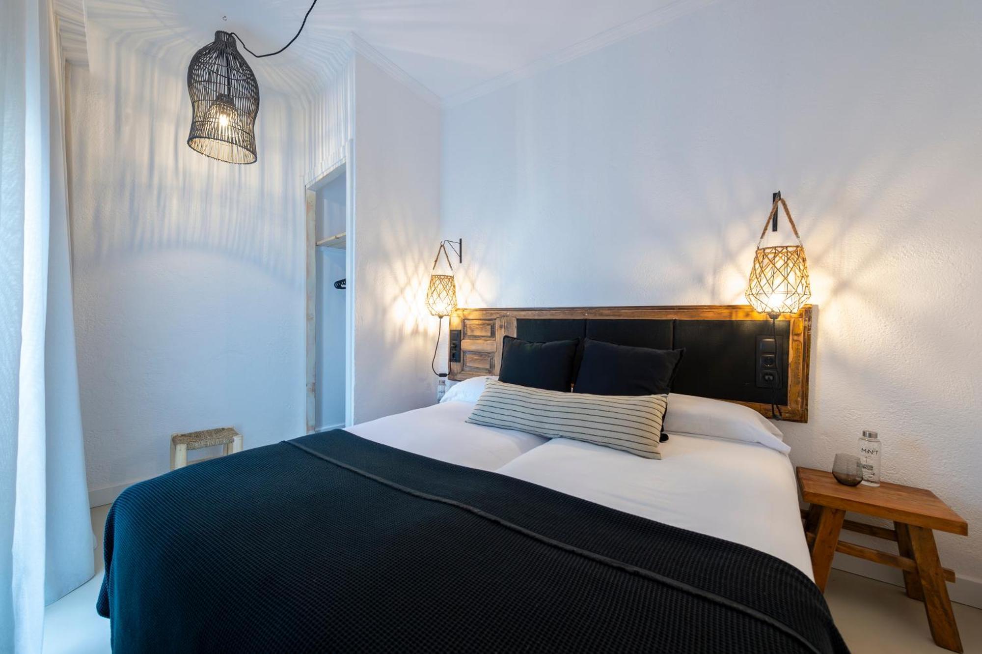 Hostal Boutique Es Menut Tossa de Mar Bagian luar foto