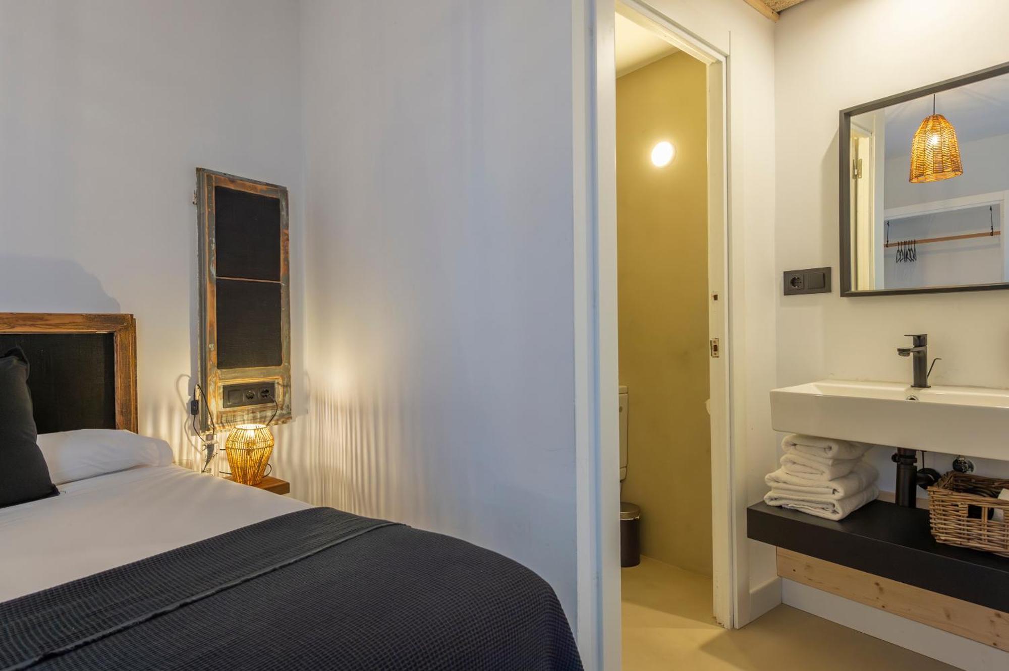 Hostal Boutique Es Menut Tossa de Mar Bagian luar foto