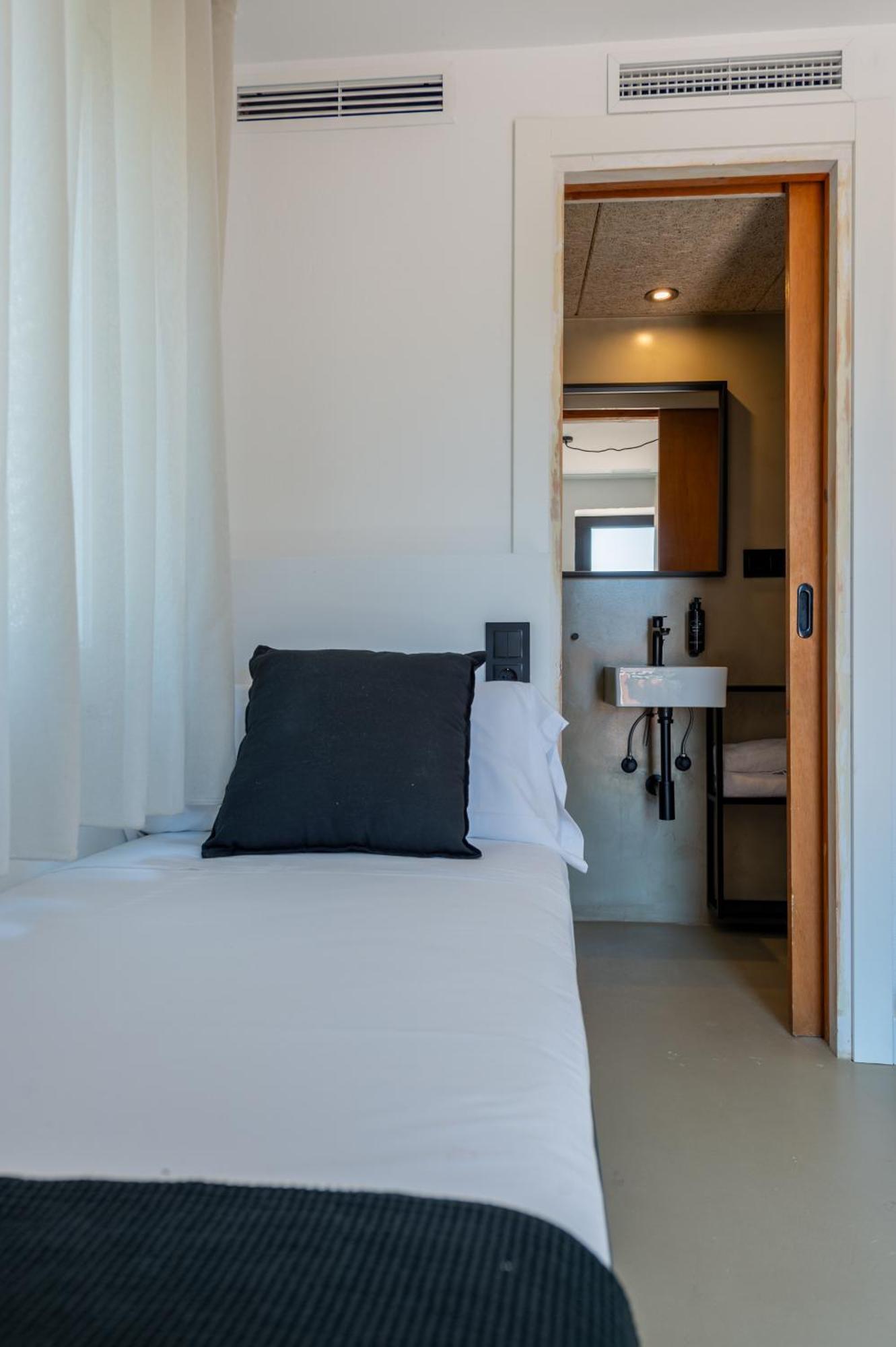 Hostal Boutique Es Menut Tossa de Mar Bagian luar foto