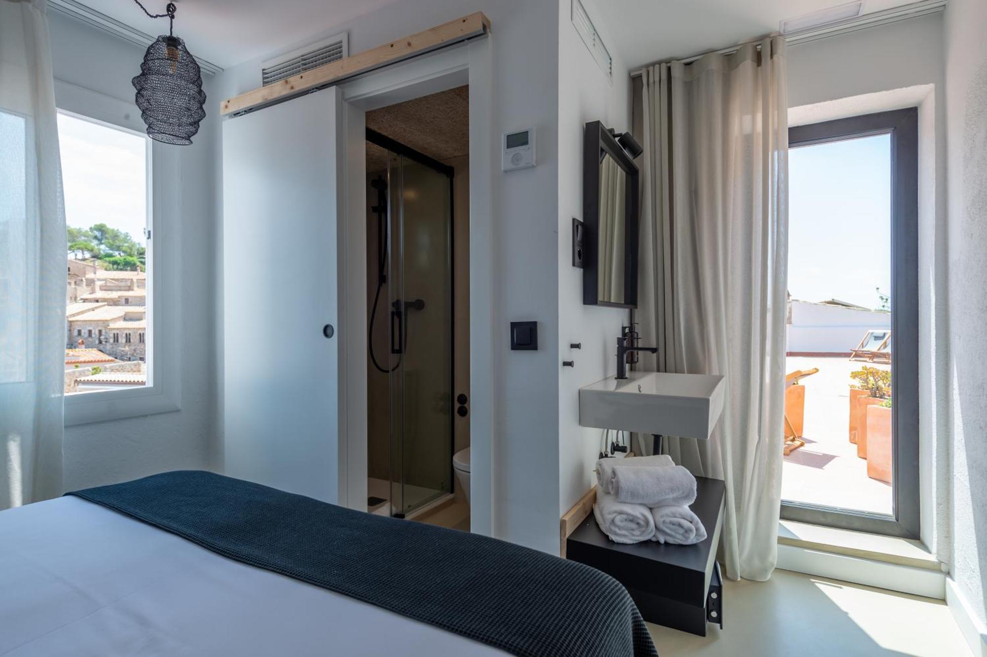 Hostal Boutique Es Menut Tossa de Mar Bagian luar foto