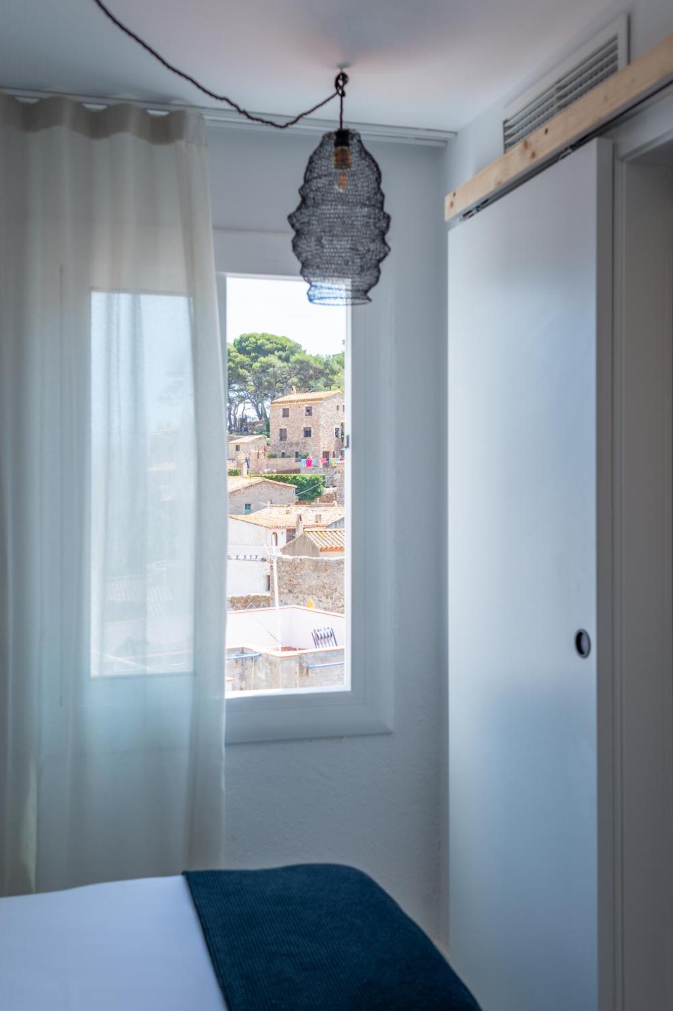 Hostal Boutique Es Menut Tossa de Mar Bagian luar foto