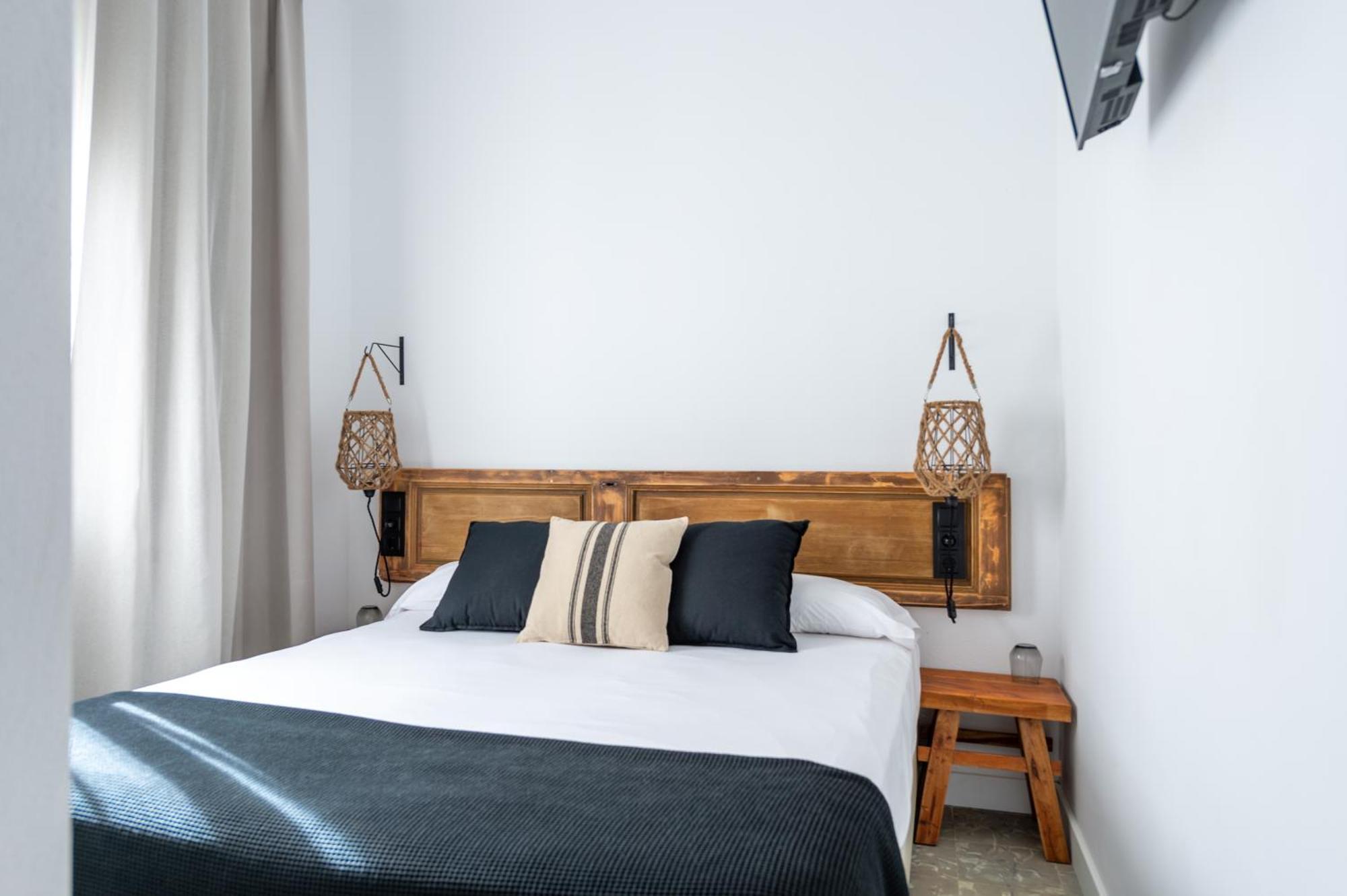Hostal Boutique Es Menut Tossa de Mar Bagian luar foto