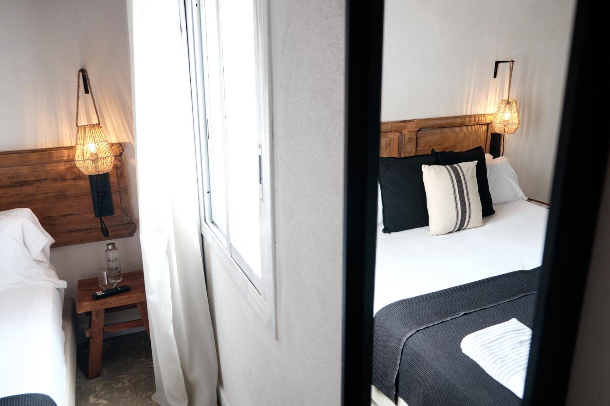 Hostal Boutique Es Menut Tossa de Mar Bagian luar foto