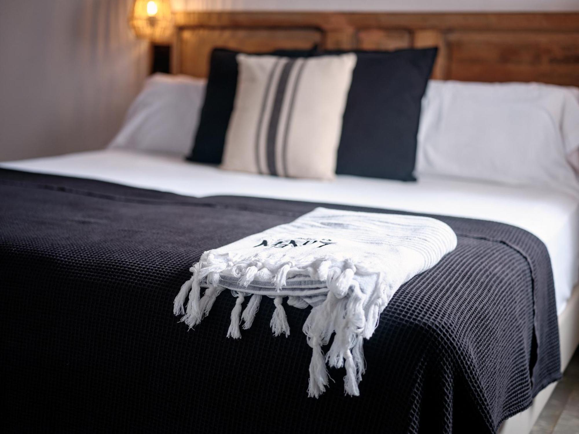 Hostal Boutique Es Menut Tossa de Mar Bagian luar foto